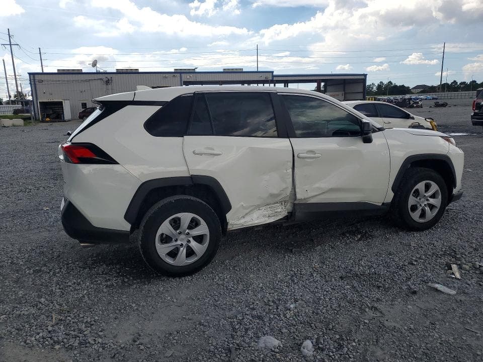 2024 TOYOTA RAV4 LE 3