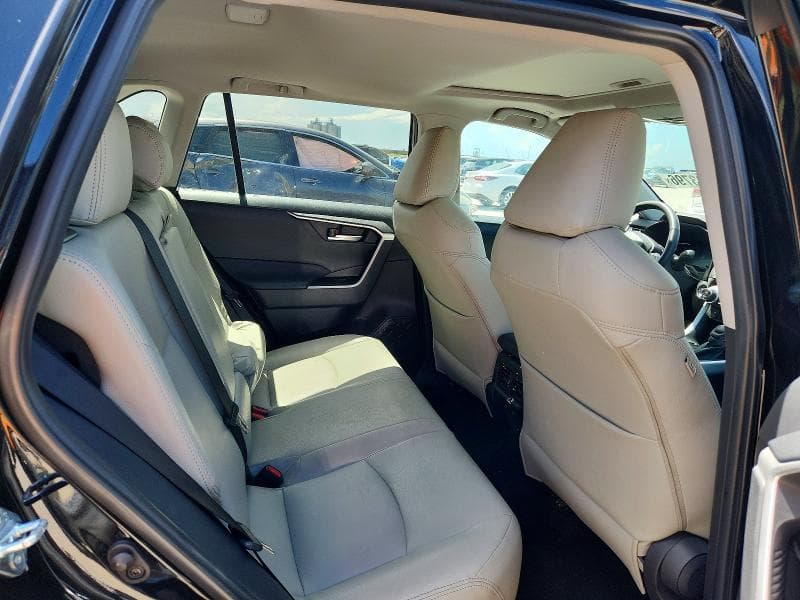 2023 TOYOTA RAV4 XLE 11