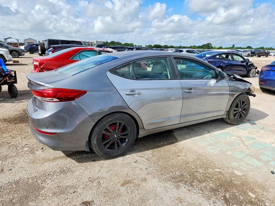2018 HYUNDAI ELANTRA SE 3