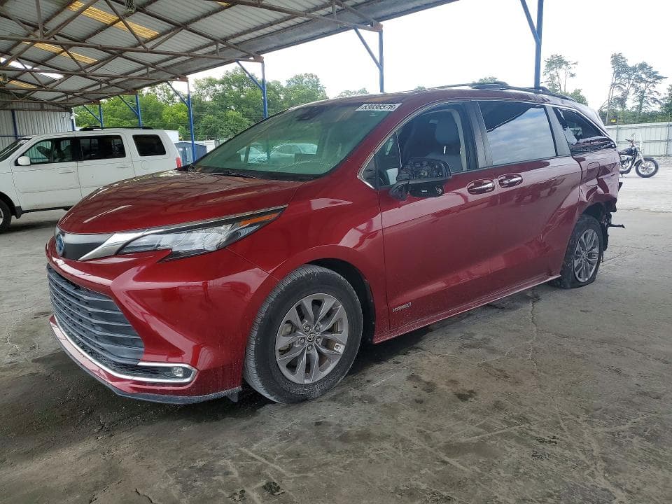 2021 TOYOTA SIENNA XLE - 1