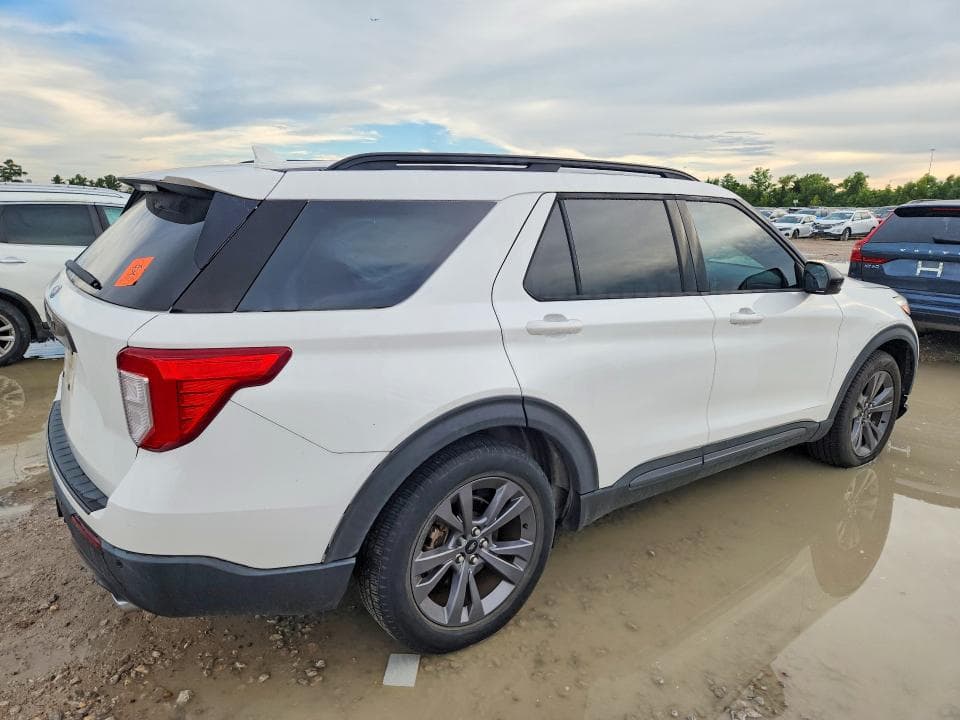 2022 FORD EXPLORER XLT 3