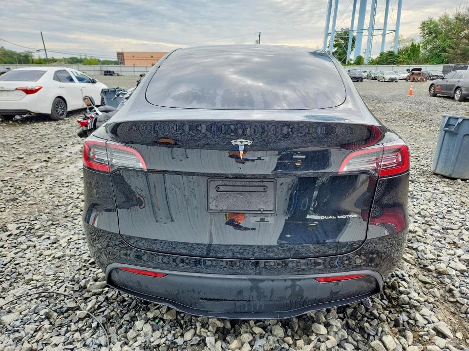 2023 TESLA MODEL Y 6