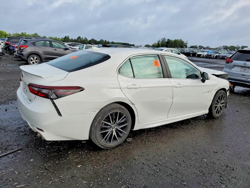 2023 TOYOTA CAMRY SE 3