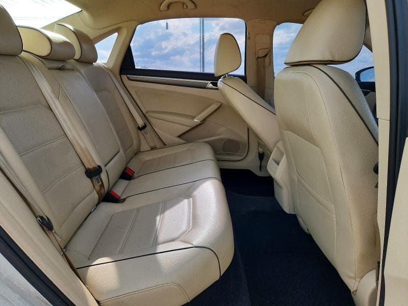 2017 VOLKSWAGEN PASSAT R-LINE 10