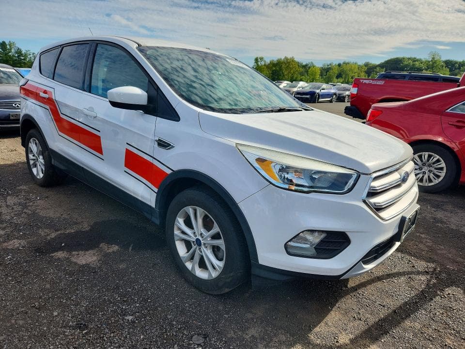 2017 FORD ESCAPE SE 4