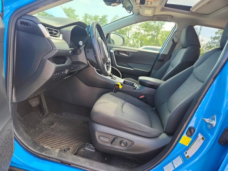 2019 TOYOTA RAV4 XLE 7