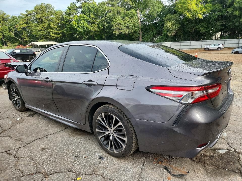 2018 TOYOTA CAMRY SE 2
