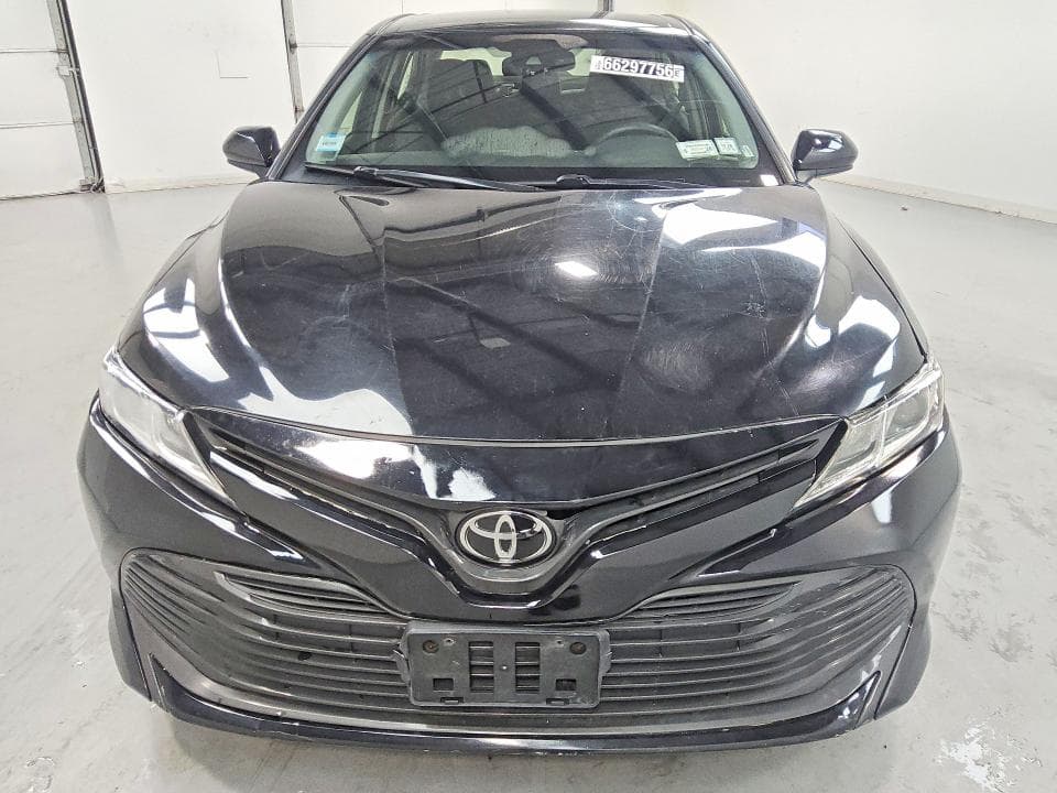 2018 TOYOTA CAMRY LE 5
