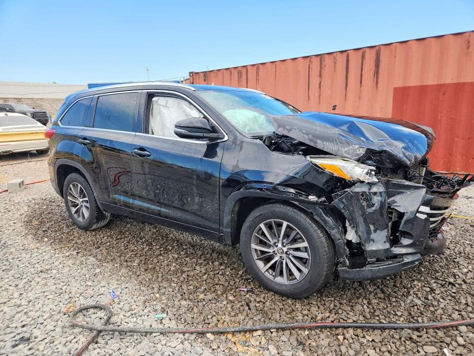 2018 TOYOTA HIGHLANDER XLE 4