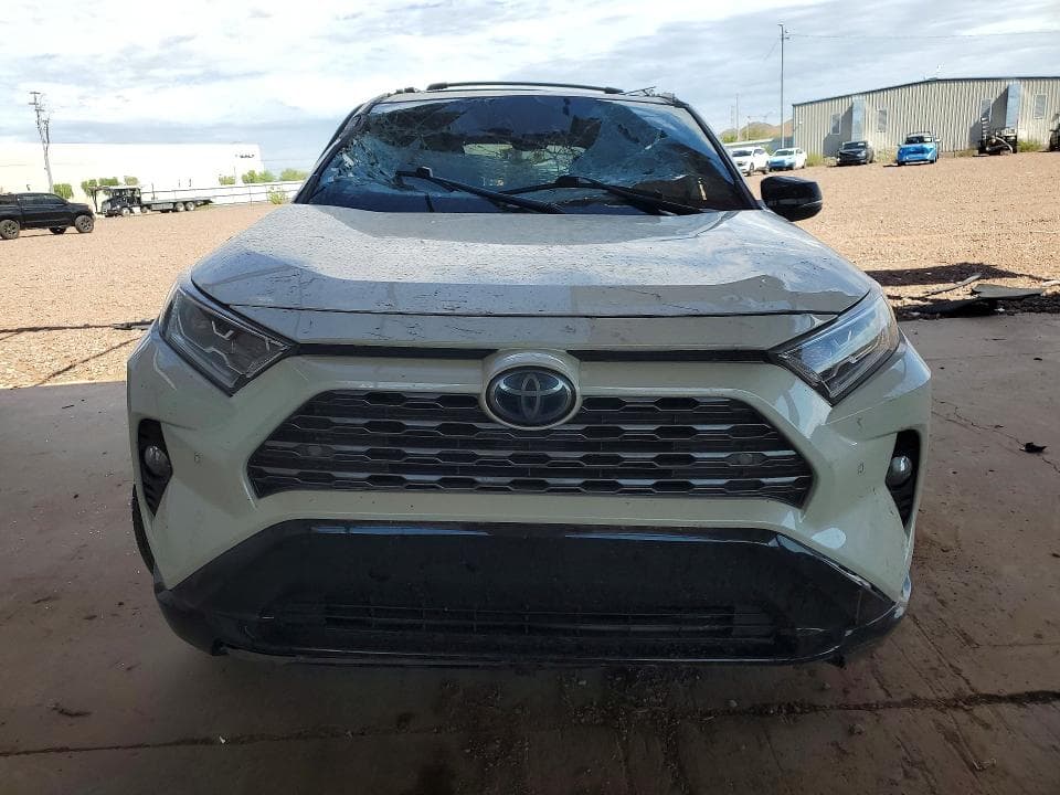 2020 TOYOTA RAV4 XSE 5