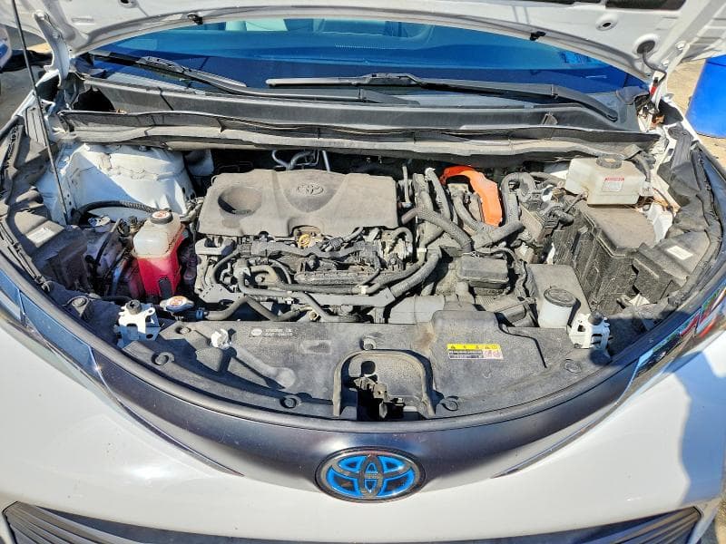 2022 TOYOTA SIENNA LE 12