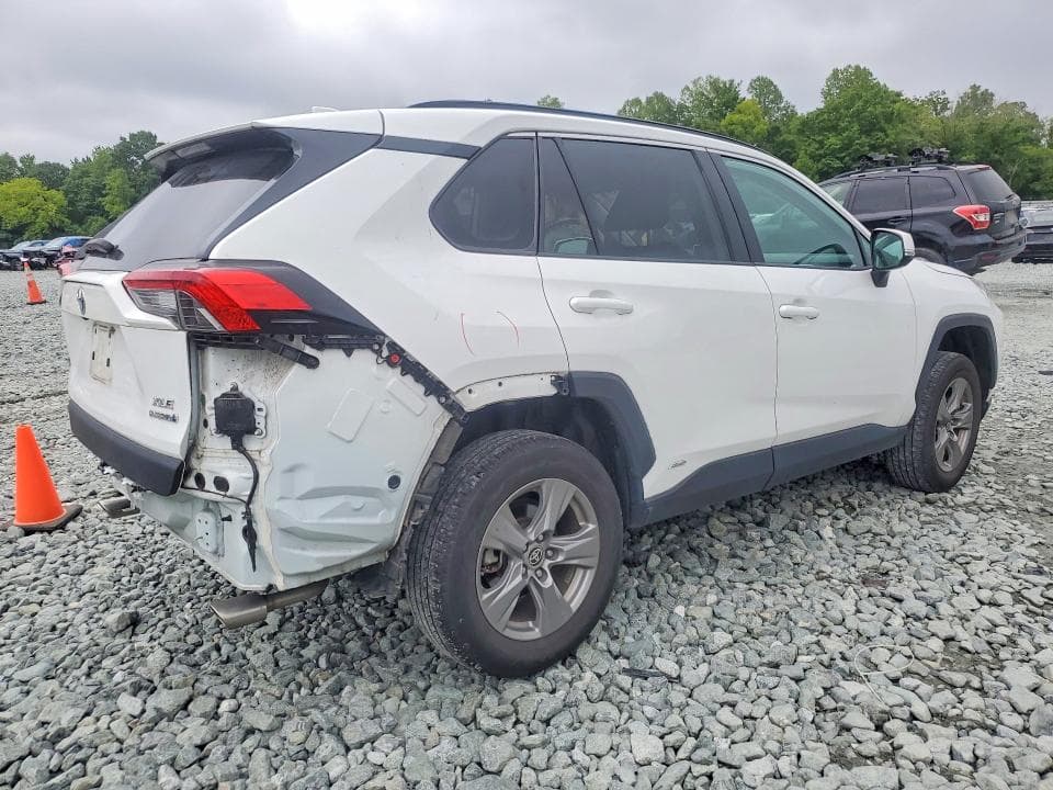 2024 TOYOTA RAV4 HYBRID XLE 3