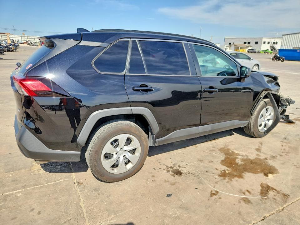 2021 TOYOTA RAV4 LE 3