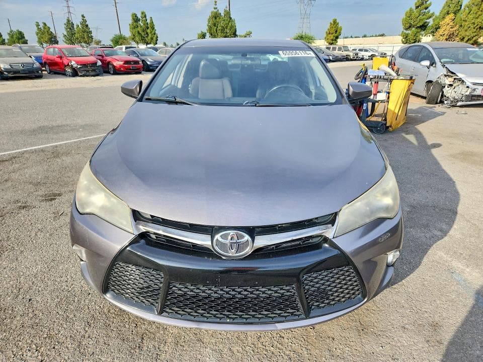 2017 TOYOTA CAMRY SE 5