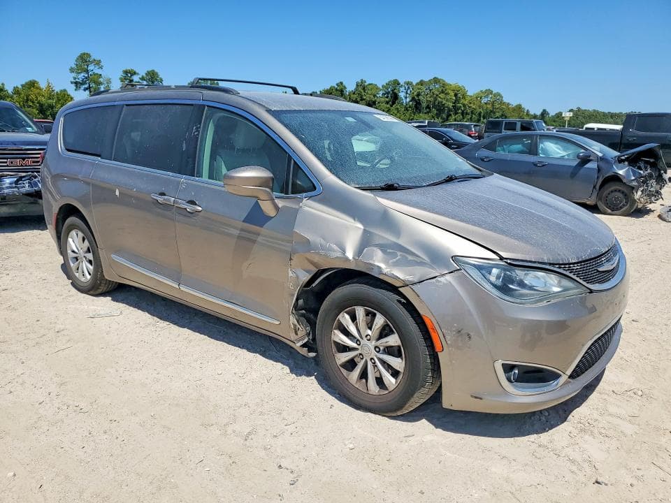 2017 CHRYSLER PACIFICA TOURING L 4