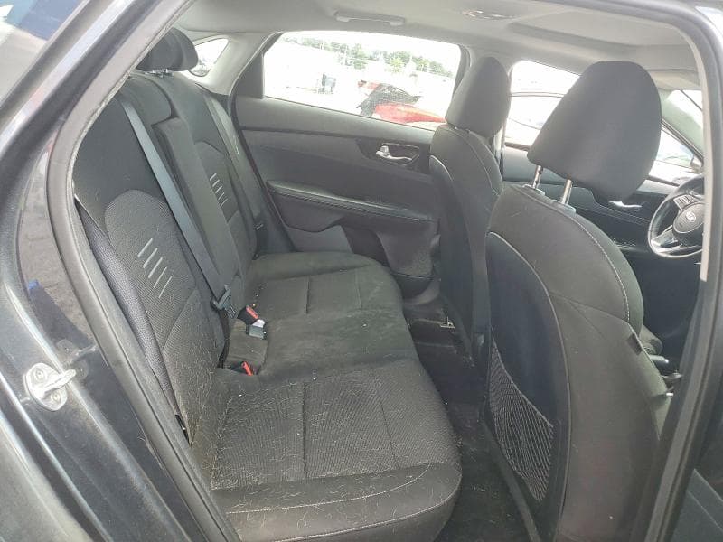 2019 KIA FORTE S 10