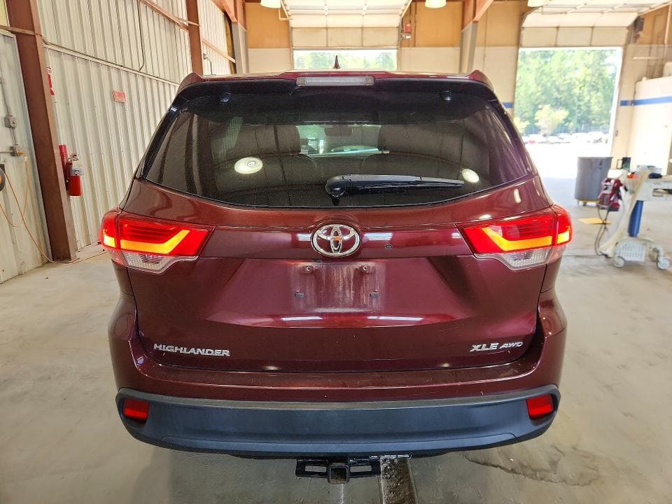 2017 TOYOTA HIGHLANDER XLE 6