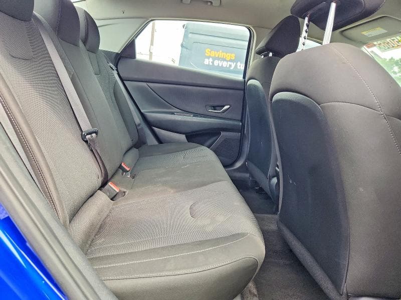 2021 HYUNDAI ELANTRA SE 10
