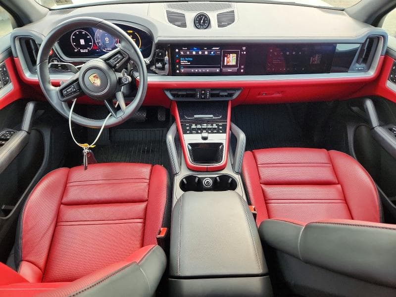 2024 PORSCHE CAYENNE 8