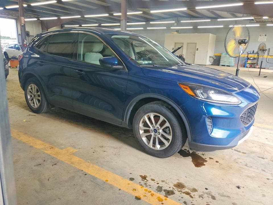2020 FORD ESCAPE SE 4