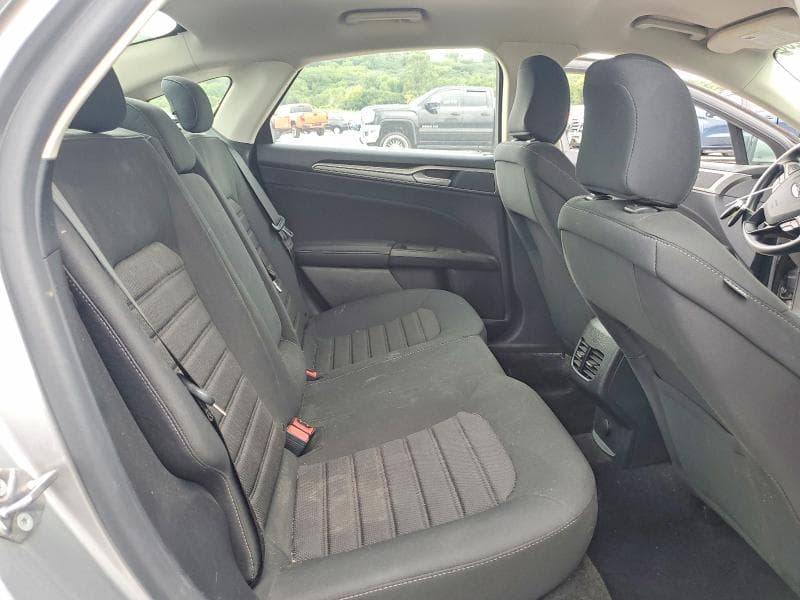 2020 FORD FUSION SE 10