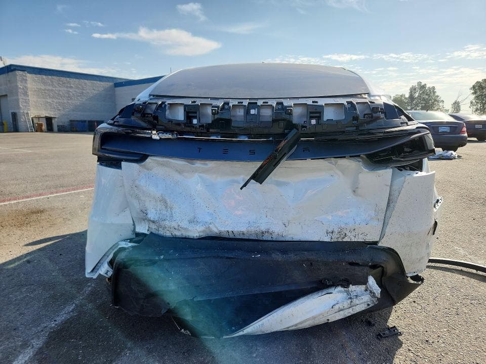 2026 TESLA MODEL Y 6