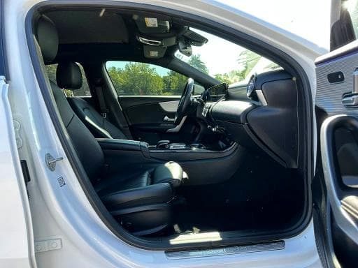 2019 MERCEDES-BENZ A 220 5