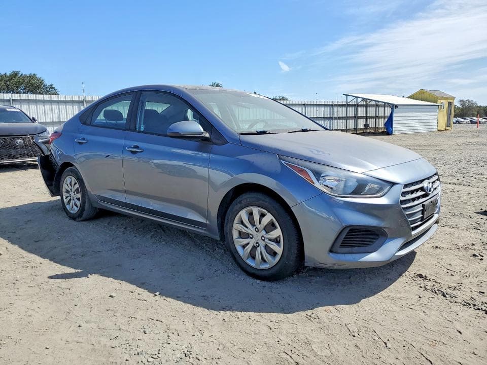 2018 HYUNDAI ACCENT SE 4