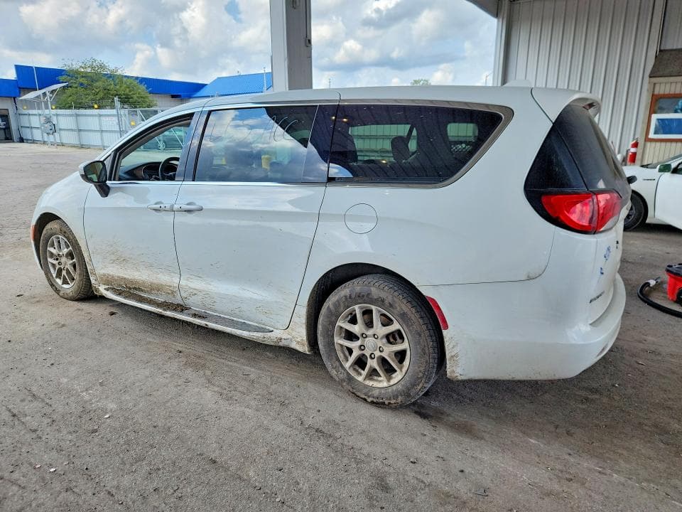 2017 CHRYSLER PACIFICA TOURING 2