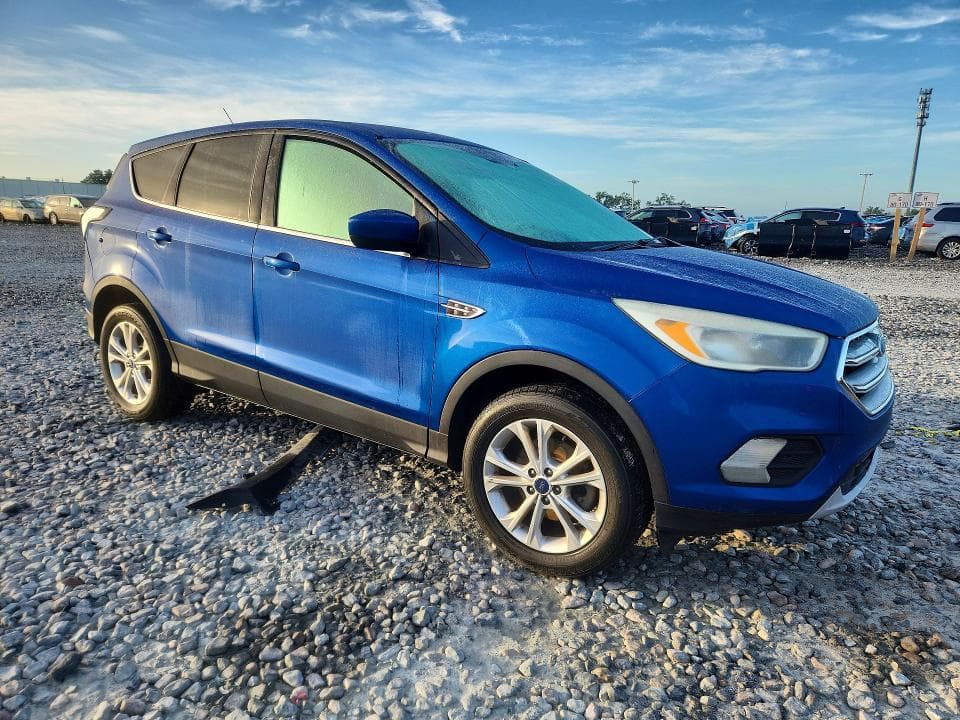 2017 FORD ESCAPE SE 4