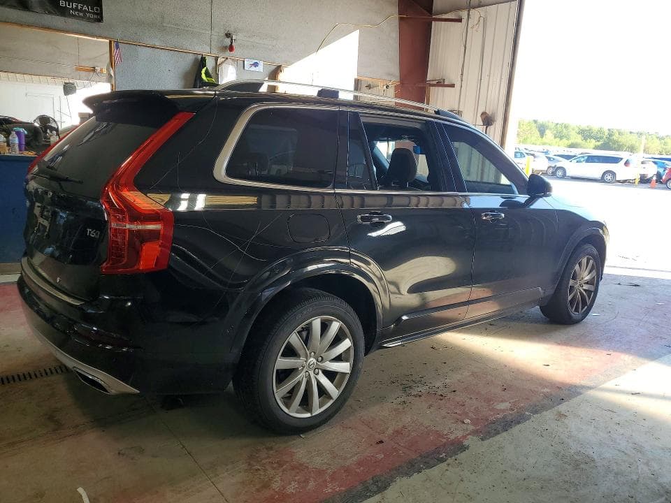 2017 VOLVO XC90 T6 3