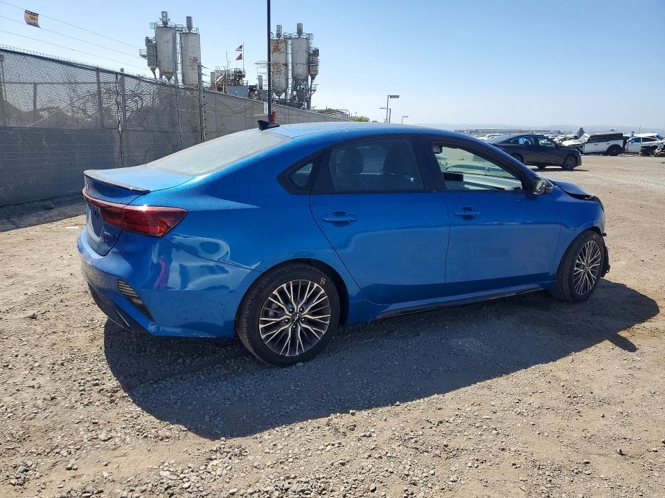 2022 KIA FORTE GT LINE 3