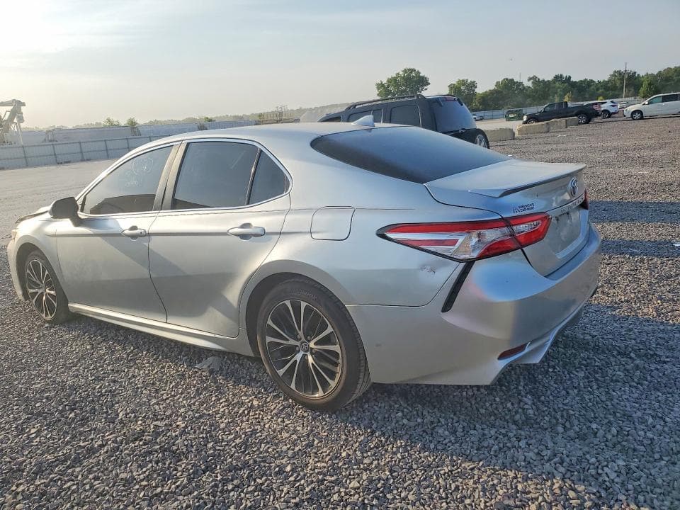 2020 TOYOTA CAMRY SE 2