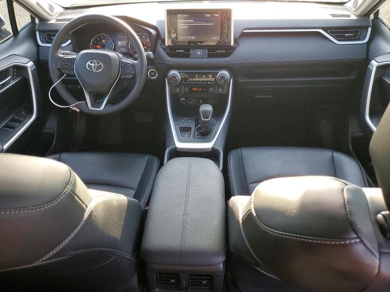 2020 TOYOTA RAV4 XLE PREMIUM 8