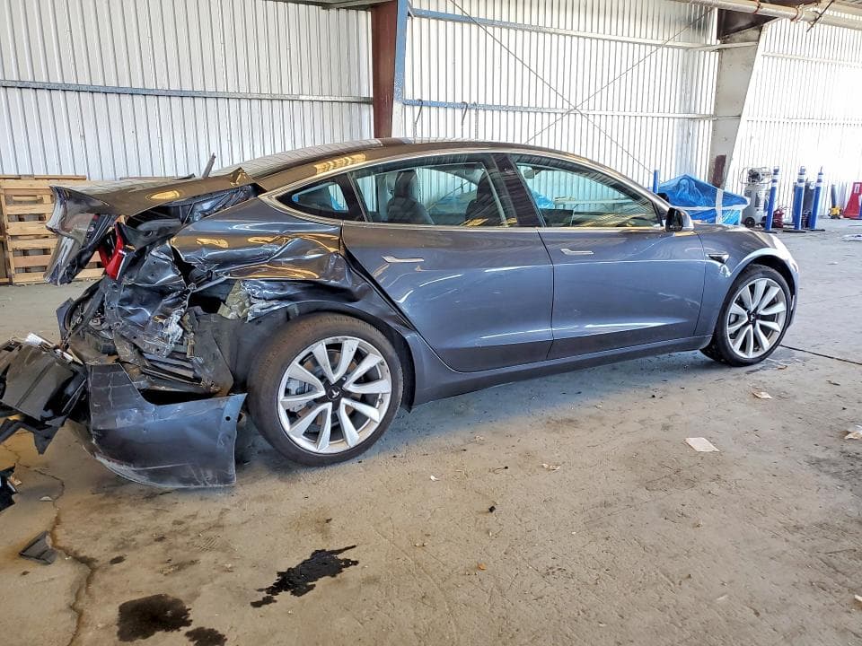2018 TESLA MODEL 3 3