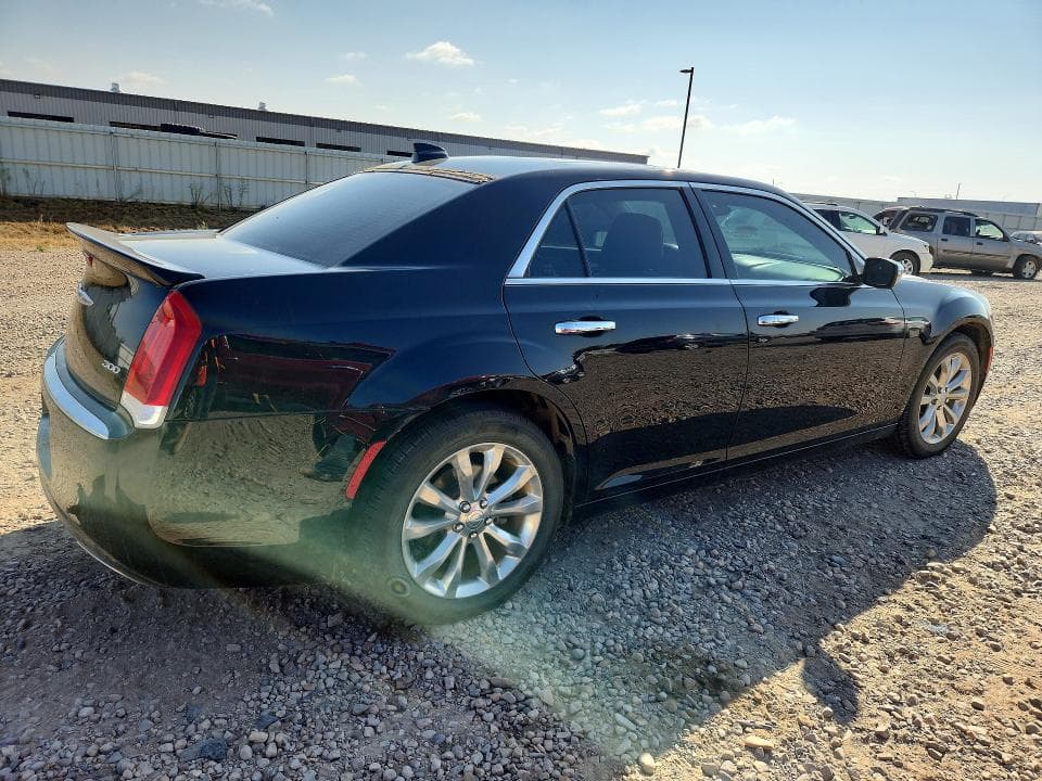 2019 CHRYSLER 300 LIMITED 3