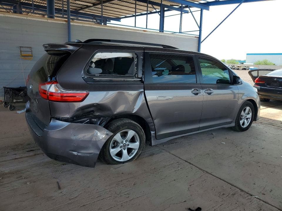 2019 TOYOTA SIENNA LE 3