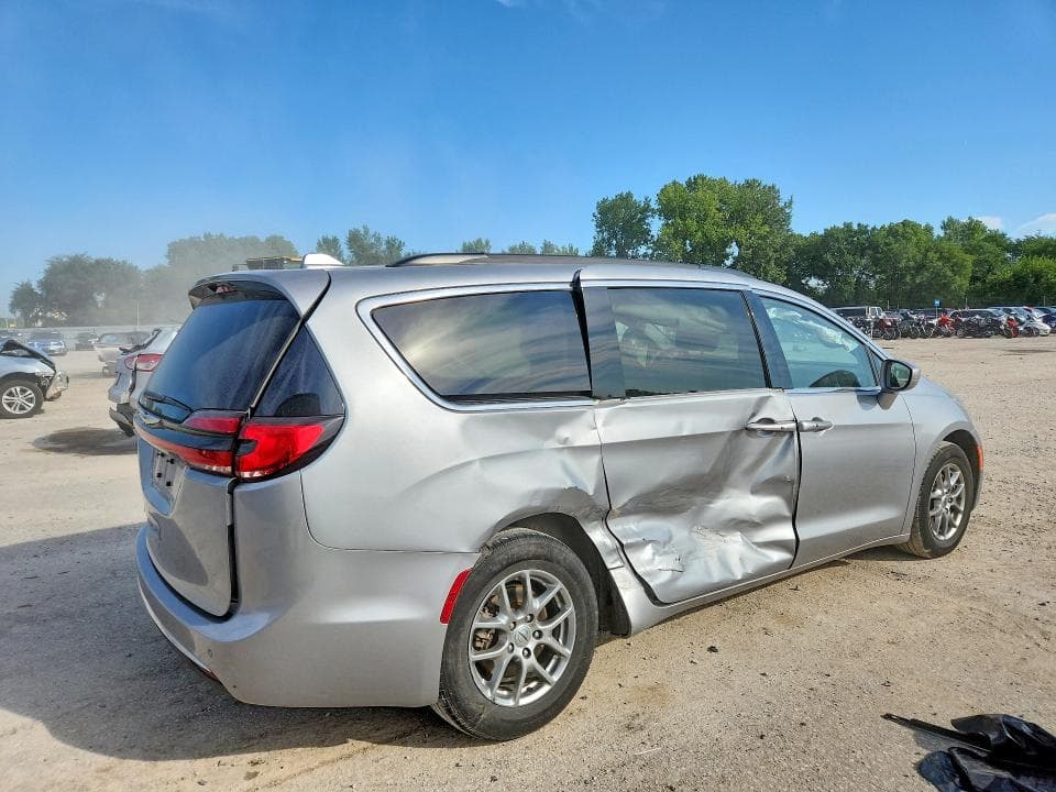 2021 CHRYSLER PACIFICA TOURING 3