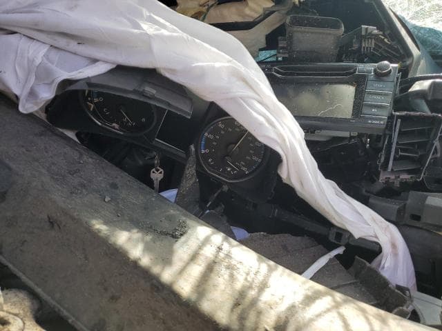 2017 TOYOTA RAV4 XLE 9