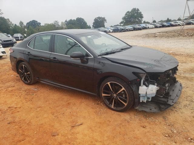 2018 TOYOTA CAMRY XSE 4