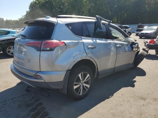 2017 TOYOTA RAV4 XLE 3