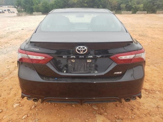 2018 TOYOTA CAMRY XSE 6