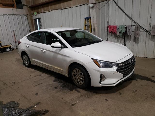 2019 HYUNDAI ELANTRA SE 4