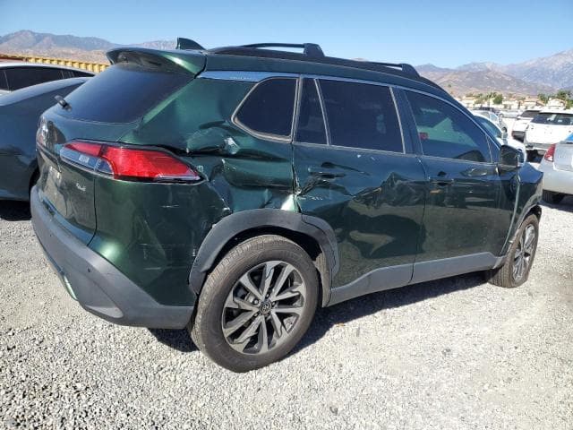 2022 TOYOTA COROLLA CROSS XLE 3