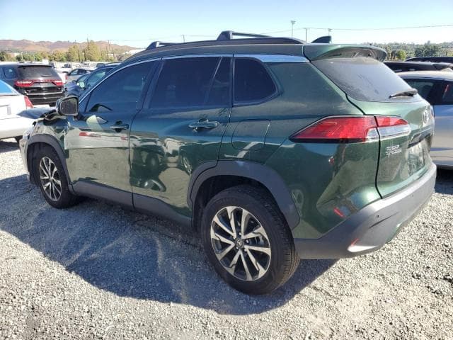 2022 TOYOTA COROLLA CROSS XLE 2