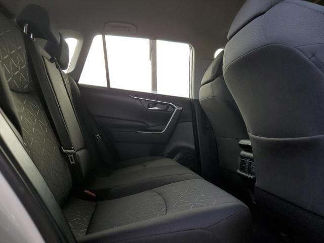 2022 TOYOTA RAV4 XLE 11