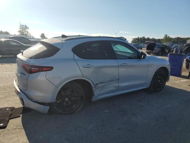 2020 ALFA ROMEO STELVIO 3