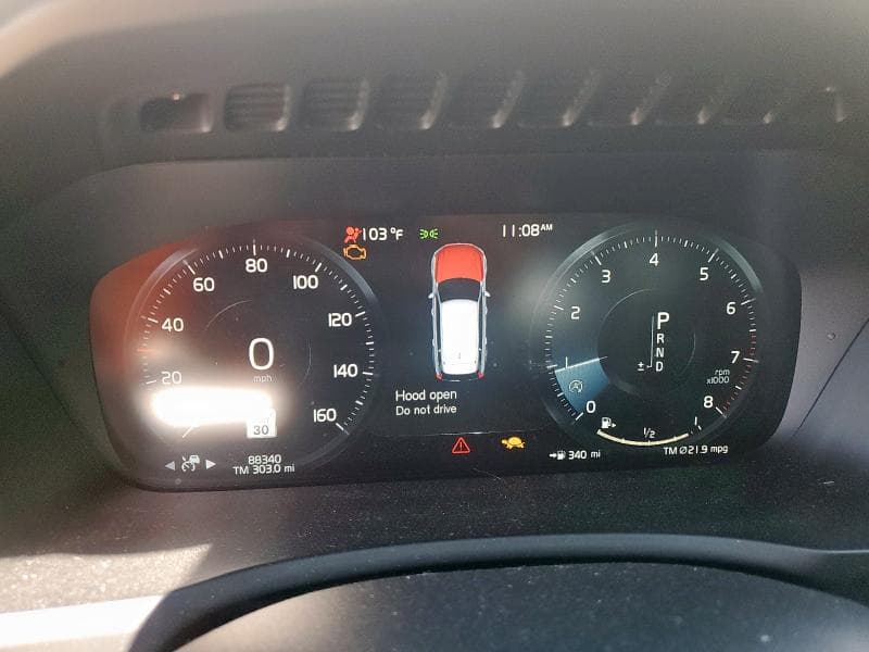 2017 VOLVO XC90 T6 9