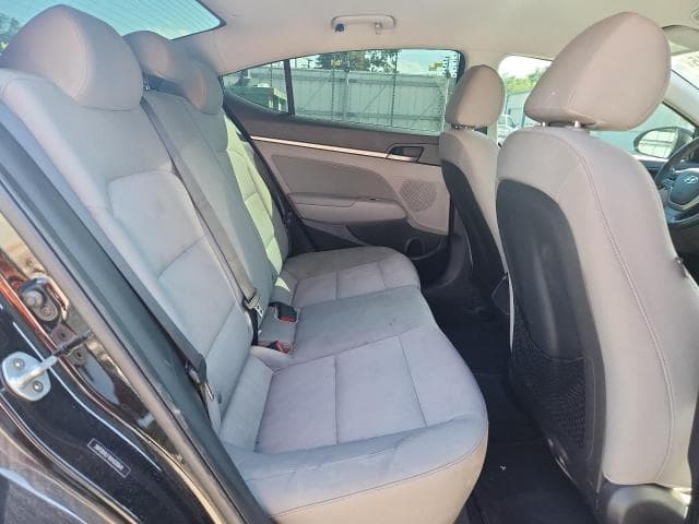 2017 HYUNDAI ELANTRA SE 10