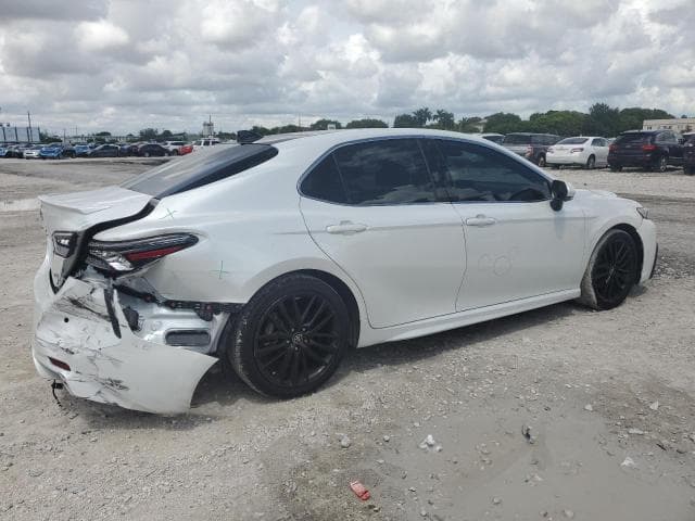 2022 TOYOTA CAMRY XSE 3